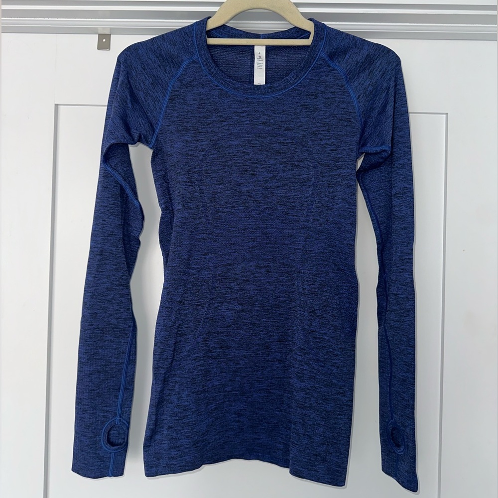 Lululemon Swiftly Tech Long-Sleeve Shirt Hip Length in Cerulean Blue, Size 4